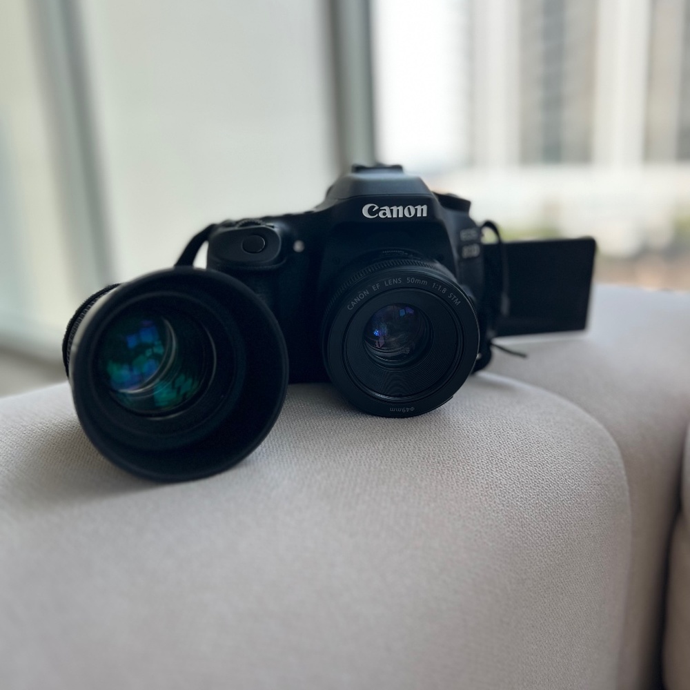 CANON EOS 80D DSLR CAMERA w/ lens